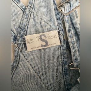 Reposhing these free people ziggy overalls. Like new condition.